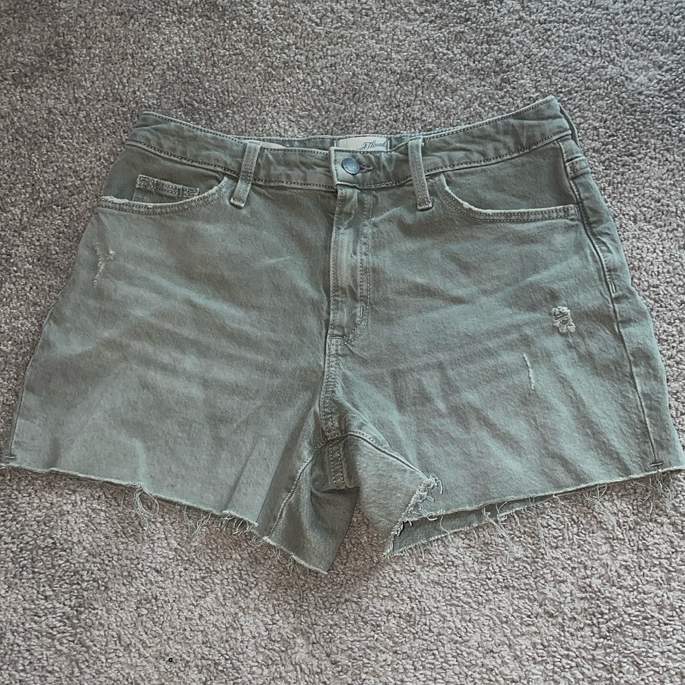 Universal Thread - Women’s High Rise Vintage Jean Short Green — size 6/28